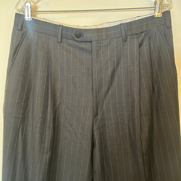 Neiman Marcus men's dark gray pinstripe pants, 100% super 150's wool, sz 38W - Picture 2 of 9